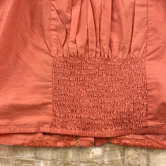 Free People prairie style Button-Front blouse with embroidered detail. Size S/P - Picture 7 of 11